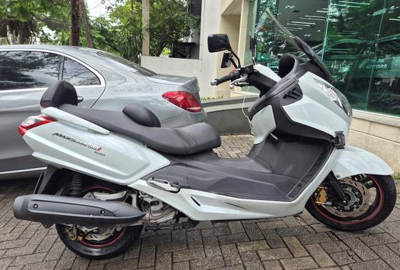DAFRA MAXSYM 400i 